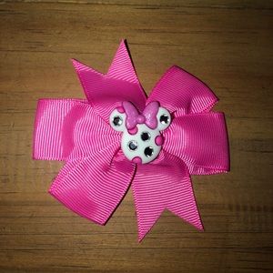 Minnie Mouse hair bow